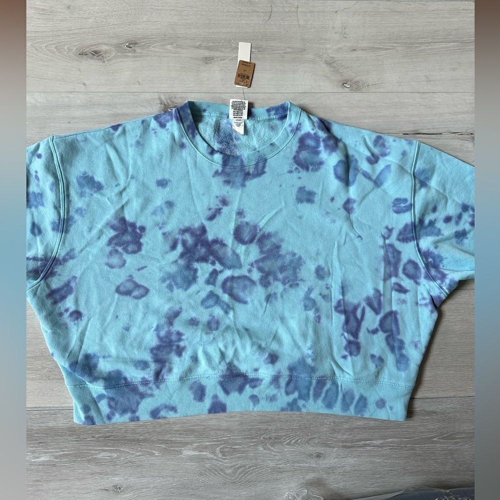 Victoria's Secret Pink Tie‎ Dye Short Sleeve Cropped Shirt Blue L NWT in packag